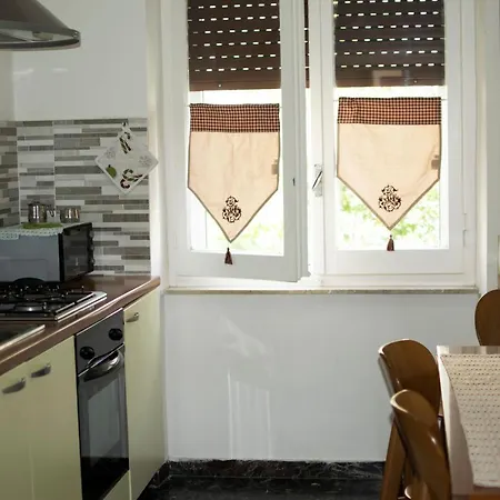 לינה וארוחת בוקר Myrta Maria *