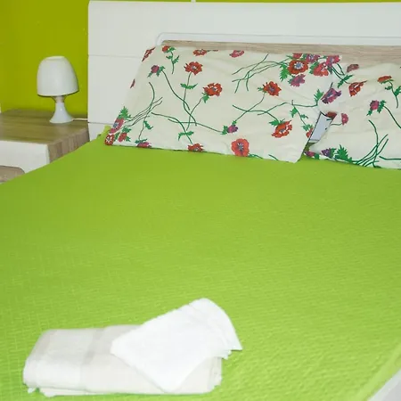 לינה וארוחת בוקר Myrta Maria