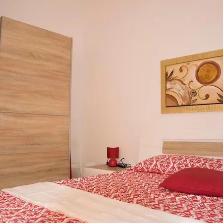 Myrta Maria לינה וארוחת בוקר קליארי