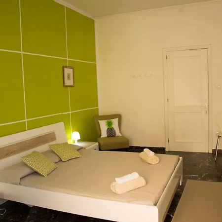 Myrta Maria לינה וארוחת בוקר קליארי